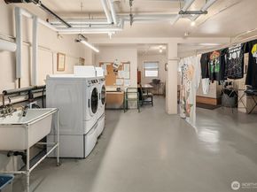 5810 Cowen Place NE 106, Seattle WA 98105