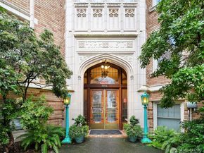 5810 Cowen Place NE 106, Seattle WA 98105