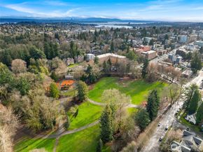 5810 Cowen Place NE 106, Seattle WA 98105