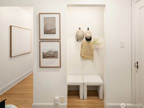 5810 Cowen Place NE 106, Seattle WA 98105