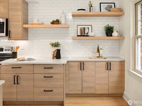 5810 Cowen Place NE 106, Seattle WA 98105