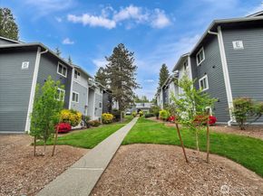 14002 NE 181st Place A204, Woodinville WA 98072