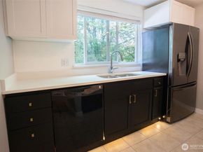 14002 NE 181st Place A204, Woodinville WA 98072