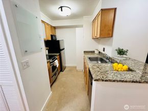 7600 Greenwood Avenue N 206, Seattle WA 98103