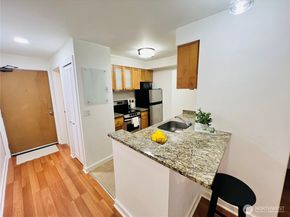 7600 Greenwood Avenue N 206, Seattle WA 98103