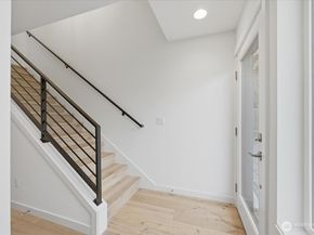 7320 11th Avenue NE, Seattle WA 98115