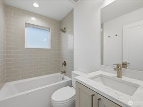 7320 11th Avenue NE, Seattle WA 98115