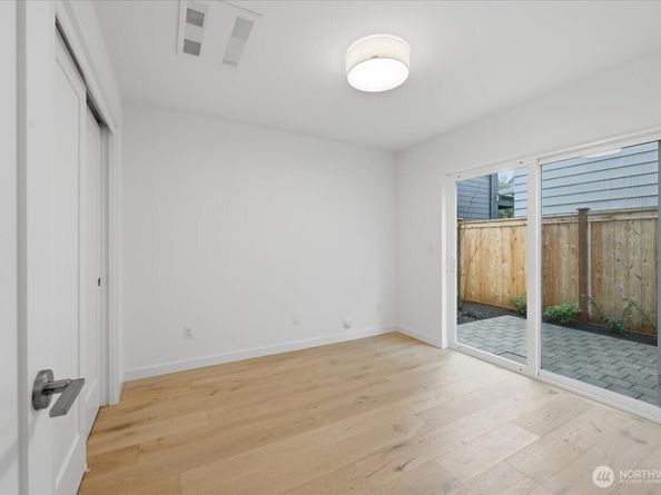 7320 11th Avenue NE, Seattle WA 98115