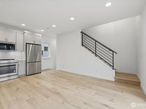 7320 11th Avenue NE, Seattle WA 98115