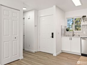 25416 106th Avenue NW D4, Kent WA 98030