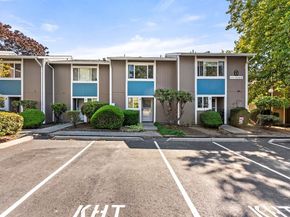 25416 106th Avenue NW D4, Kent WA 98030