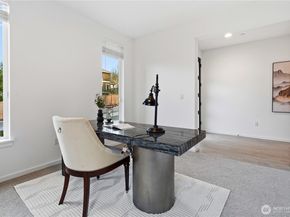 6563 SE 8th Place, Renton WA 98059