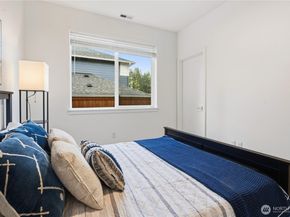 6563 SE 8th Place, Renton WA 98059