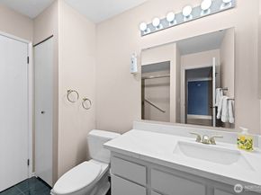 9919 NE 144th Lane 606, Kirkland WA 98034