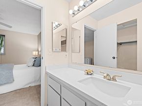 9919 NE 144th Lane 606, Kirkland WA 98034