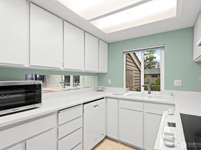 9919 NE 144th Lane 606, Kirkland WA 98034