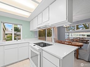 9919 NE 144th Lane 606, Kirkland WA 98034