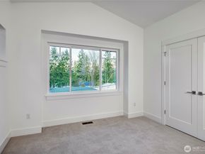 15033 SE 44th Street, Bellevue WA 98006