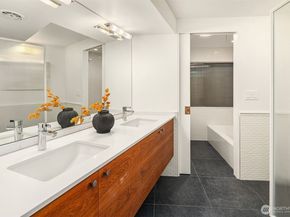 5323 NE 42nd Street, Seattle WA 98105