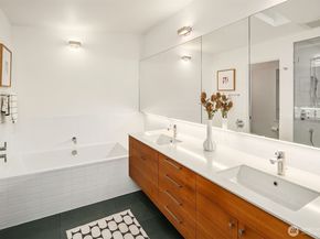 5323 NE 42nd Street, Seattle WA 98105