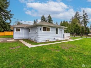 454 SW 142nd Street, Burien WA 98166