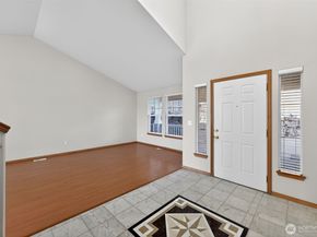 2103 NE 6th Cir, Renton WA 98056