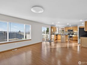 2103 NE 6th Cir, Renton WA 98056