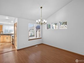 2103 NE 6th Cir, Renton WA 98056