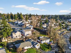 2103 NE 6th Cir, Renton WA 98056