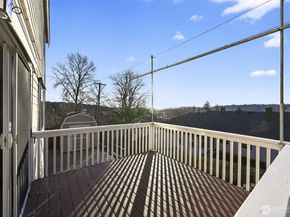 2103 NE 6th Cir, Renton WA 98056