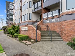 1140 Alki Avenue SW 204, Seattle WA 98116
