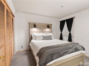 1140 Alki Avenue SW 204, Seattle WA 98116