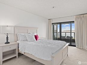 1140 Alki Avenue SW 204, Seattle WA 98116