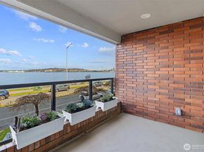 1140 Alki Avenue SW 204, Seattle WA 98116