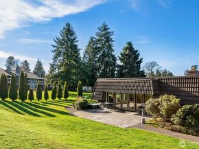 11008 NE 68th Street 716, Kirkland WA 98033