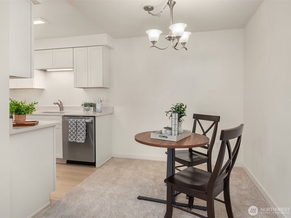 11008 NE 68th Street 716, Kirkland WA 98033