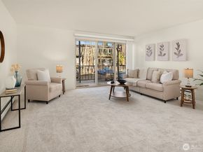 11008 NE 68th Street 716, Kirkland WA 98033