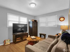 19041 21st Avenue NW, Shoreline WA 98177