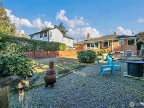 19041 21st Avenue NW, Shoreline WA 98177