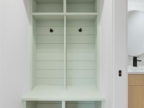 6547 11th Avenue NW B, Seattle WA 98117