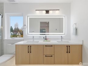 6547 11th Avenue NW B, Seattle WA 98117