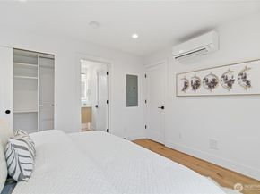 6547 11th Avenue NW B, Seattle WA 98117