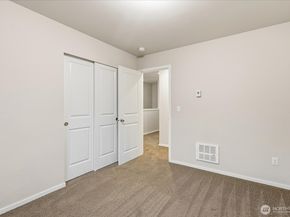 16526 1st Park SE, Bothell WA 98012