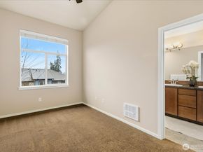 16526 1st Park SE, Bothell WA 98012