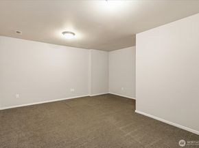 16526 1st Park SE, Bothell WA 98012