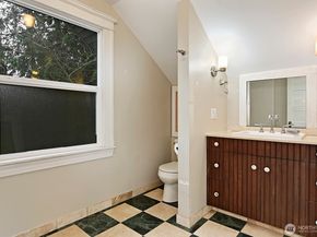 4729 Mount View Drive S, Seattle WA 98108