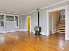 4729 Mount View Drive S, Seattle WA 98108