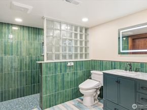 18400 228th Avenue NE, Woodinville WA 98077