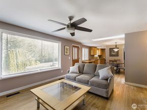 715 Sunrise Place SW, Issaquah WA 98027