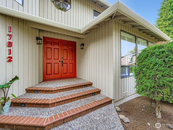 17012 SE 40th Court, Bellevue WA 98008